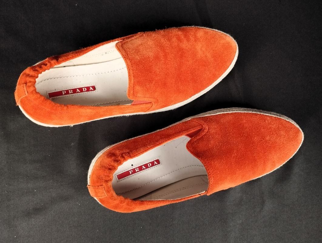 Prada Damenschuhe: PRADA Slipper Gr. 37½ – Gebraucht aus Schübelbach von Restwert_Schubelbach 3