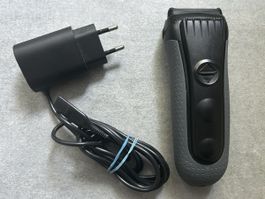Braun Rasierer Series 3 mit Ladekabel, gebraucht           
