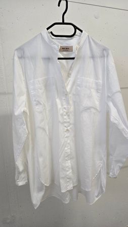 Weisse lange Oversize-Bluse von Mos Mosh