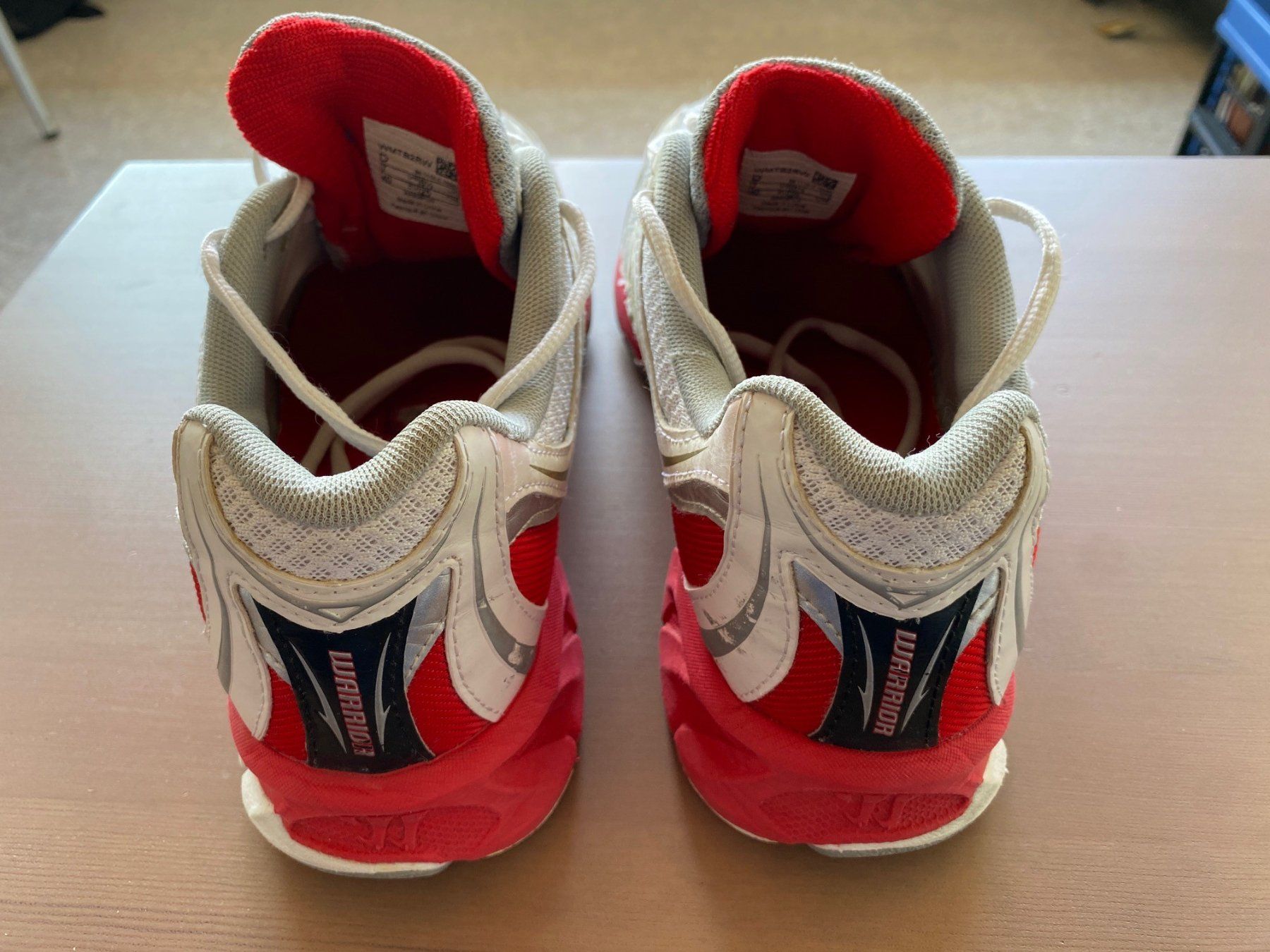 Herrenschuhe: Warrior Hallenschuhe in Grösse 40 – Gebraucht aus Jona von Kigwuahon 2