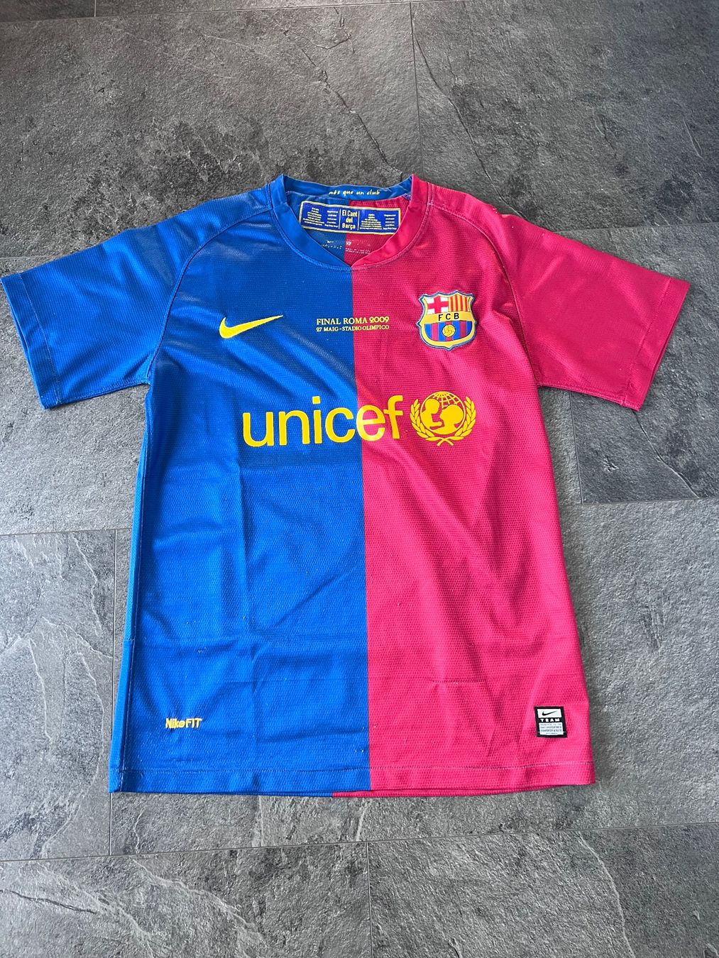 Trainer, Turnhosen & -trikots: Fußballtrikot – Gebraucht aus Walzenhausen von Cerna007