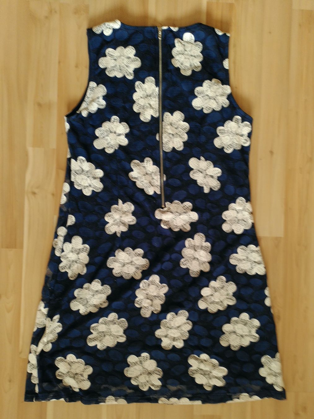 Robes: Kleid mit Blumen ca. Gr.M – D'occasion à Brugg AG par olamim 1