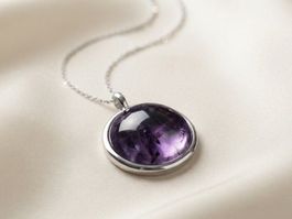 Silber 925 Anhänger mit Natur-Amethyst Cabochon - Neu