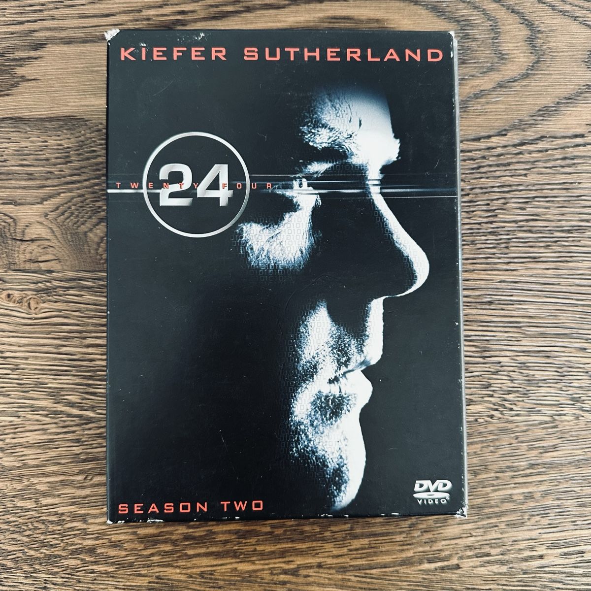 Tutti i DVDs: 24 - Season Two - DVD - Kiefer Sutherland – Nuovo (secondo la descrizione) da Zürich venduto da Y_Neher