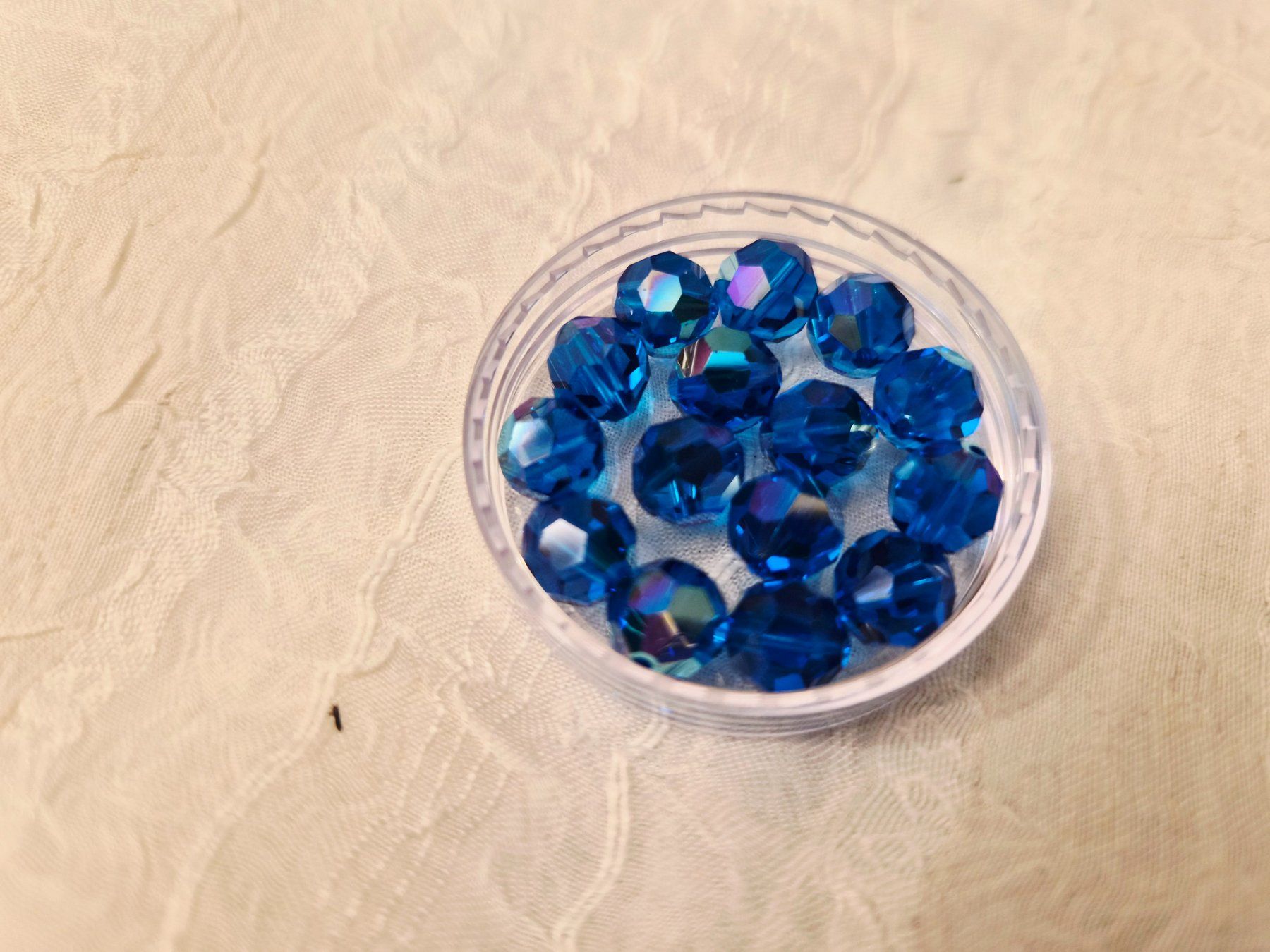 Perle (finte): Swarovski Perlen 8 mm 20 Stück Capri Blue AB – Nuovo e nell'imballaggio originale da Dietikon venduto da Eleda 1