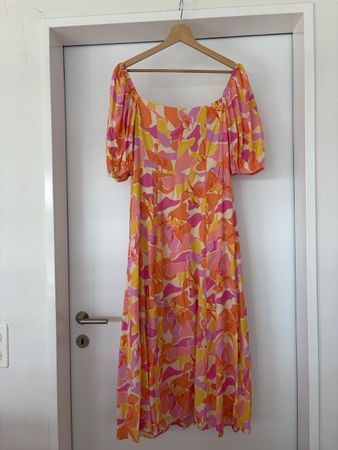 Kleid Blumenmuster Grösse M neu