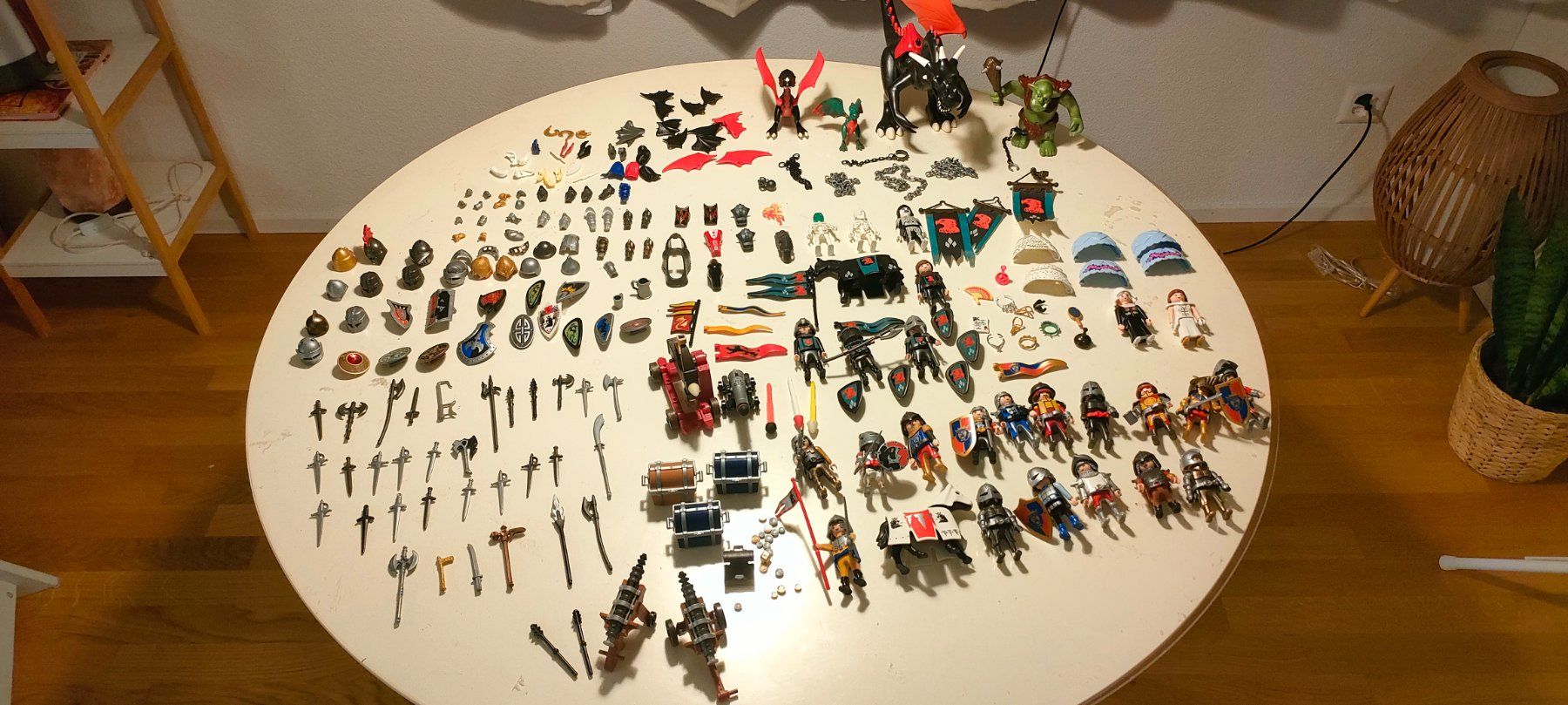 Playmobil Giocattoli: Playmobil Set - Ritter Waffen Drachen Set 2 – Usato da Muri AG venduto da Suiphi