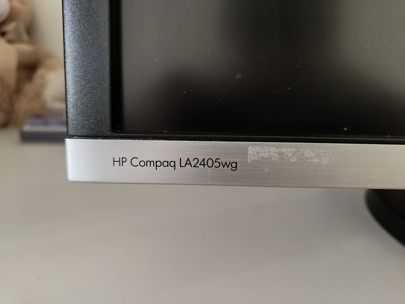 Compaq Monitor: Monitor HP Compaq LA2405wg – Usato da Bern venduto da ed_z717 1