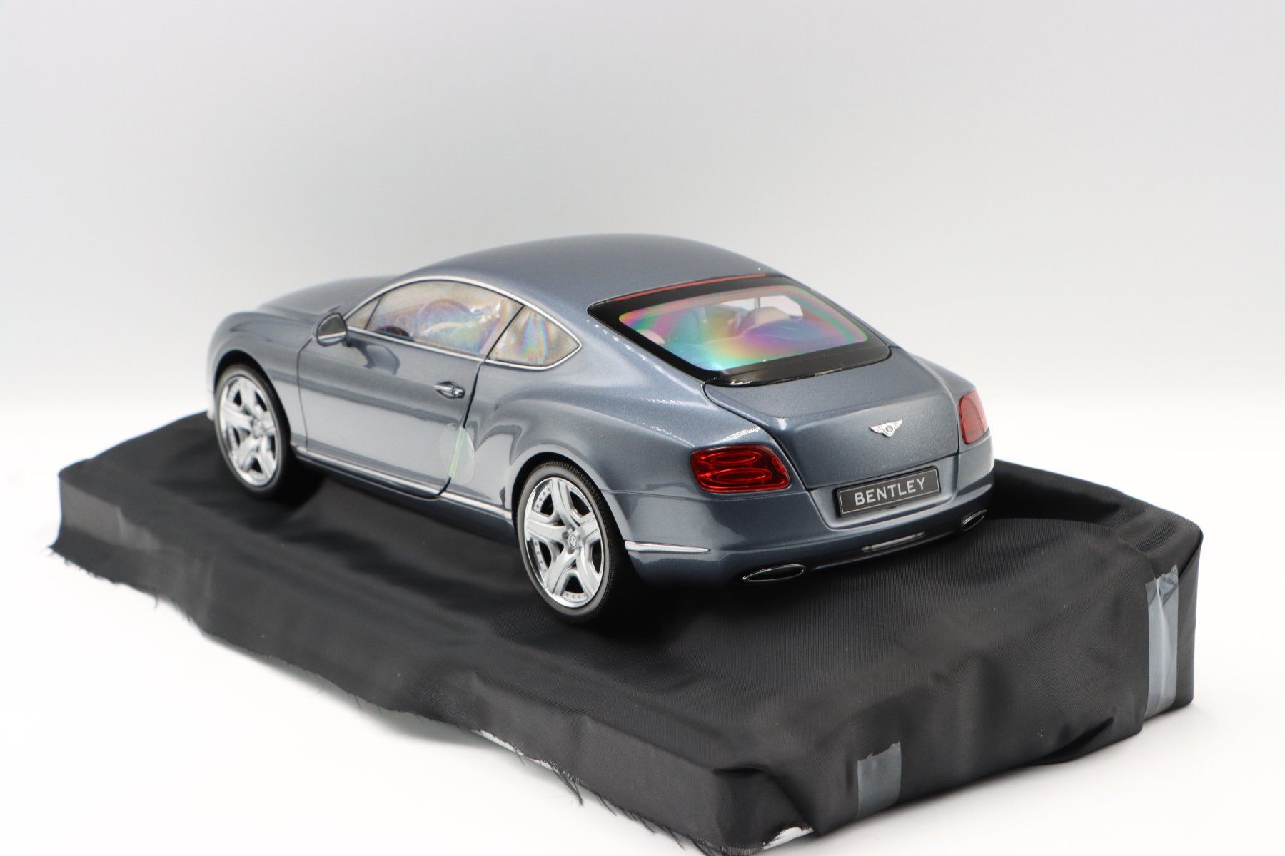 Bentley Modellautos: Bentley Continental GT 2011 1:18 Minichamps – Neu und originalverpackt aus Bühl b.Aarberg von modelldiecast 5