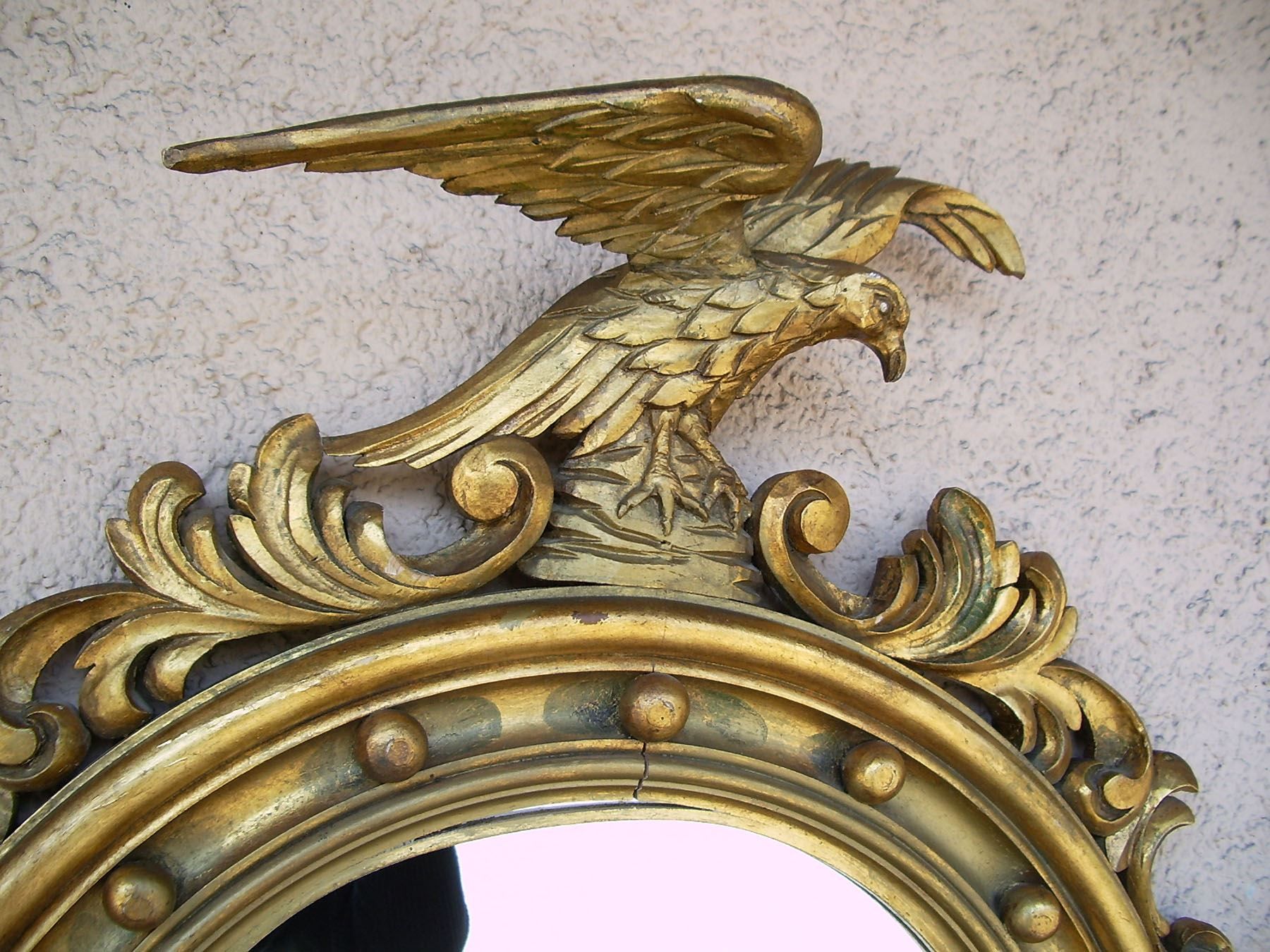 Specchi: Regency Spiegel mit geschnitztem Adler – Usato da Meggen venduto da Trouvaillen