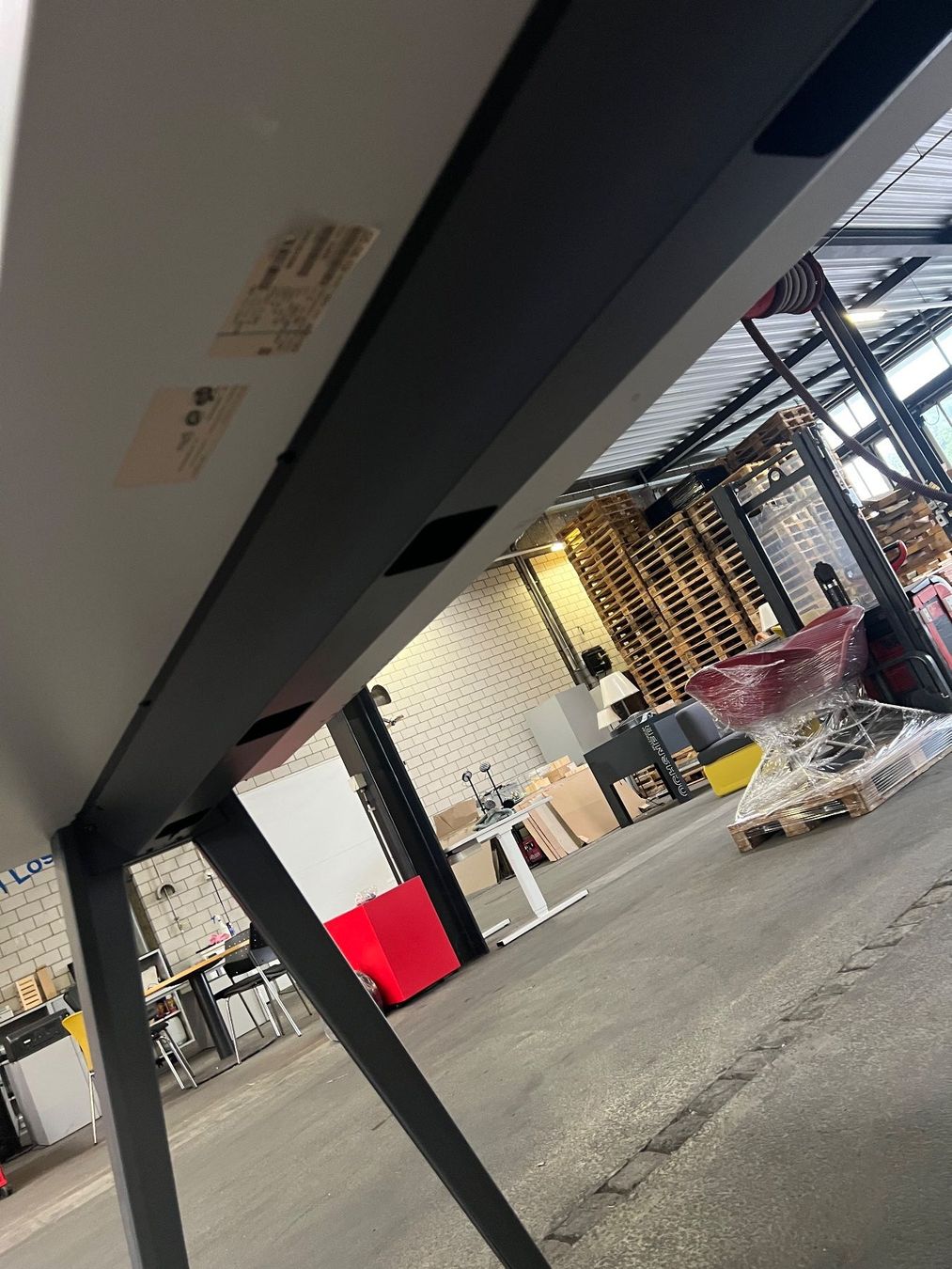 Steelcase Tische: 060 STEELCASE Stehtisch – Gebraucht aus Wangen an der Aare von TBYN 7