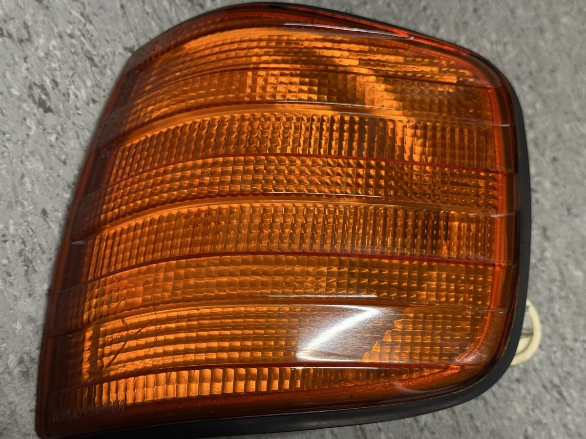 Mercedes-Benz Phares: Front Left Indicator Mercedes S-Class W126 / C126 SEC – D'occasion à Rickenbach LU par Lauritz76 1