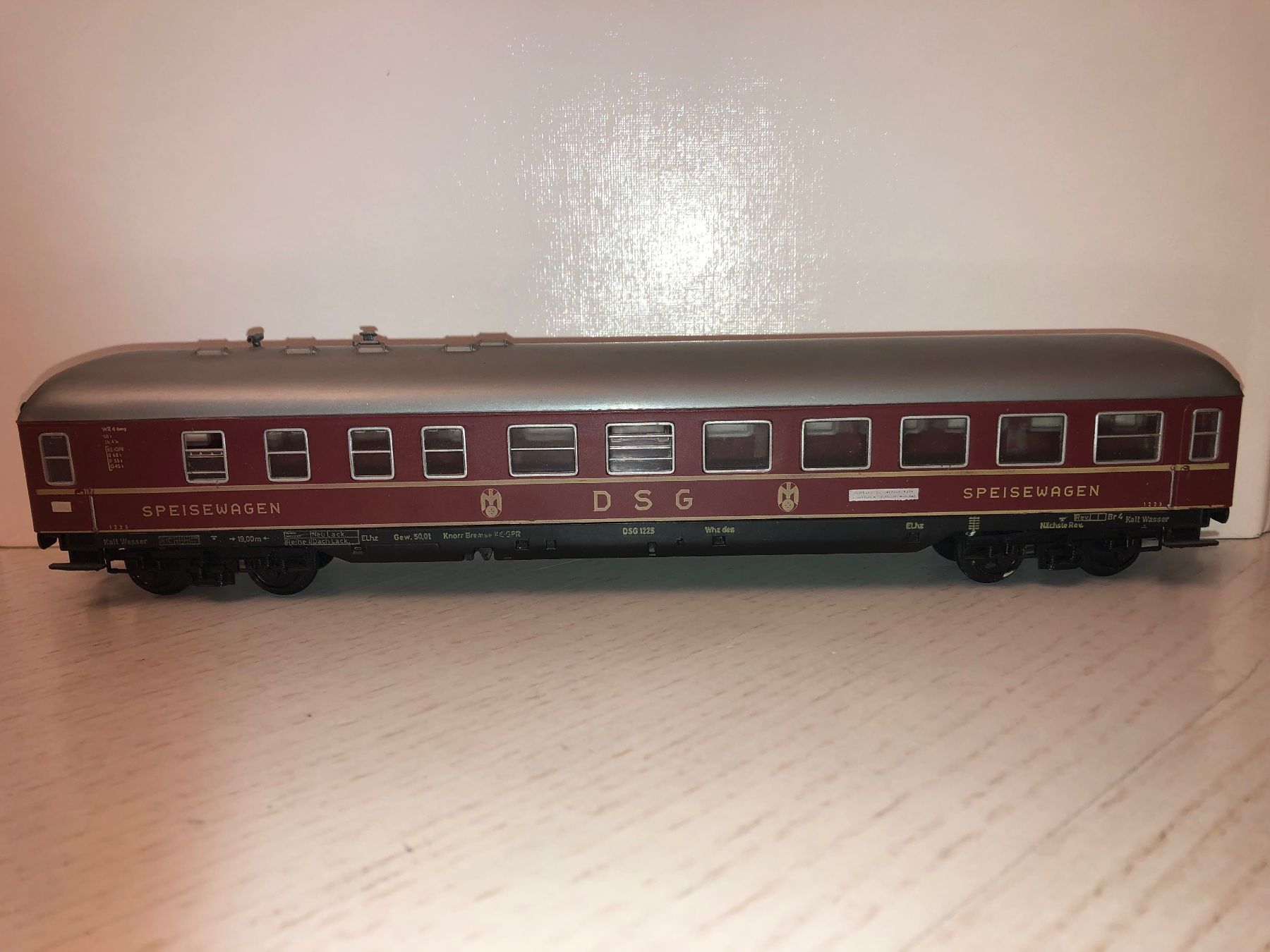 Trix Modellini di ferrovie: Trix Express 3384 DSG Speisewagen – Usato da Seltisberg venduto da xel07