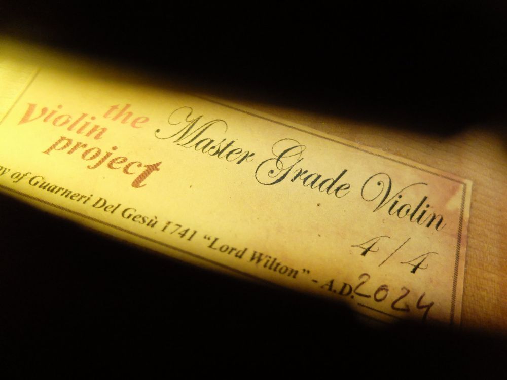 Strumenti musicali: Violine 4/4 -Guarneri-Kopie neuwertig- mit Kasten und Bogen – Usato da Vinelz venduto da woerni11 1