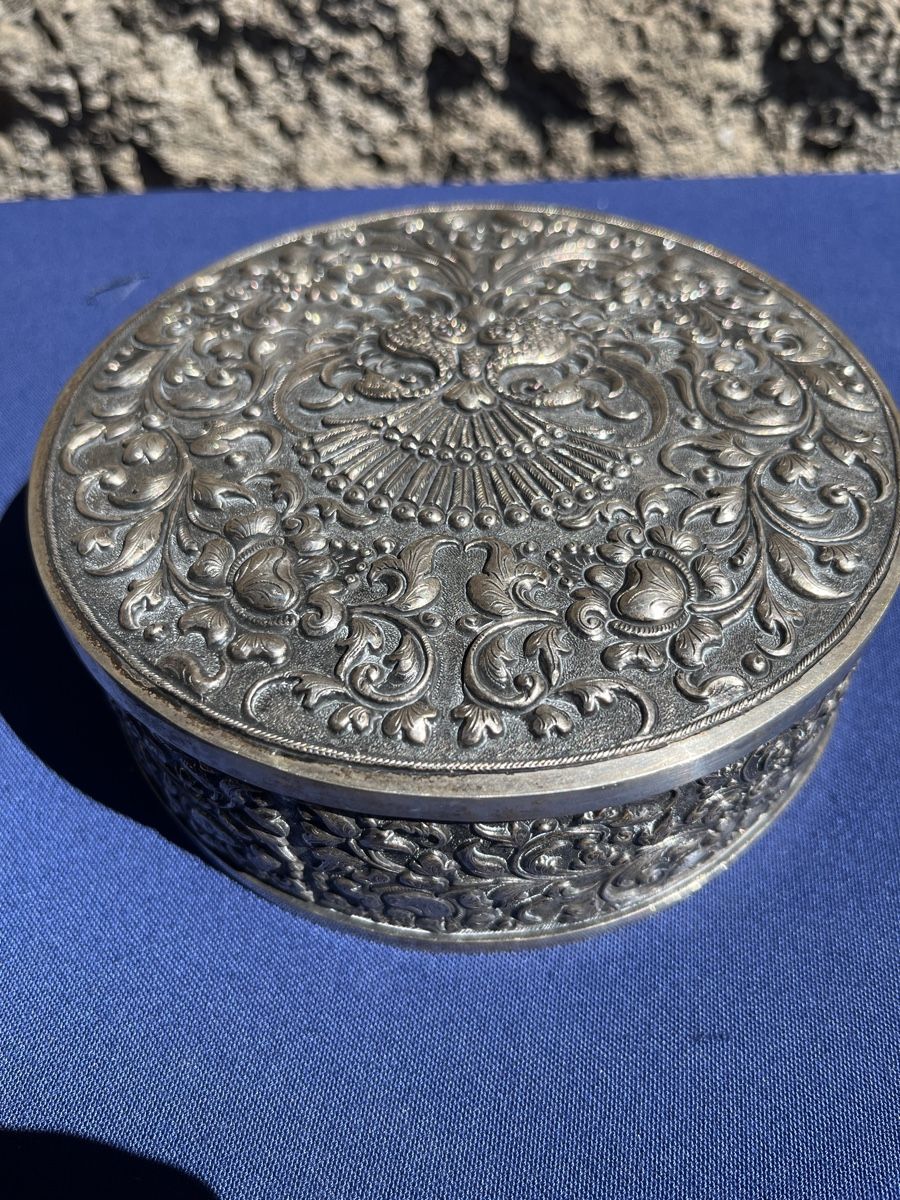 Altro in Decorazioni & Accessori: Dosee mit Deckel ZN 800 versilbert floral graviert – Usato da Brienz BE venduto da hey_z9vg