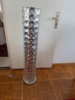 Hausräumung:  moderne, spezielle Lampe, Metall. Ständerlampe