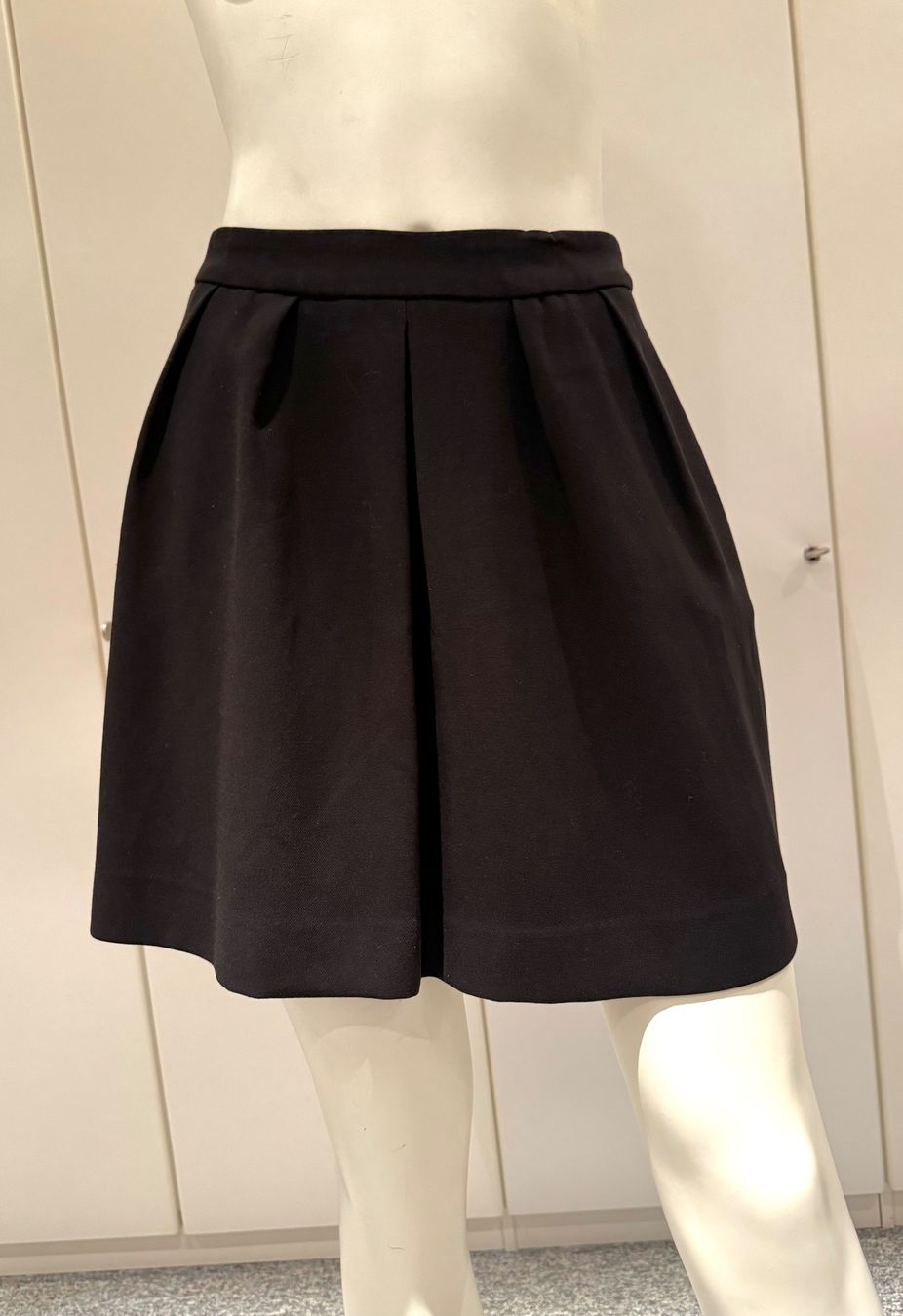 Vestiti & Gonne: Jupe noire à godets S – Nuovo (secondo la descrizione) da Genève venduto da fto_sz8d