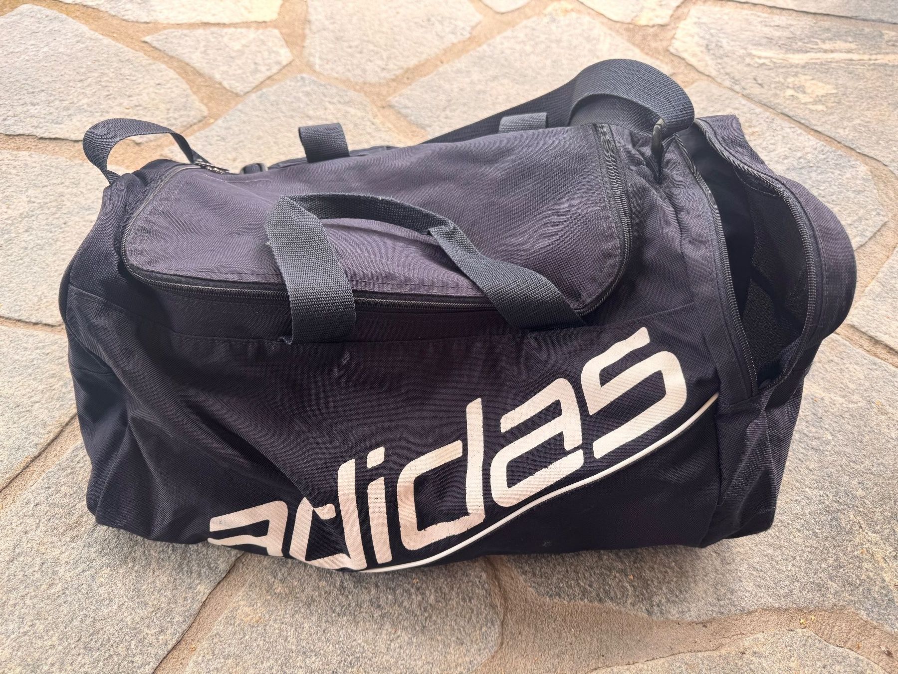 Adidas Borse: Adidas Performance Sporttasche Dunkelblau – Usato da Bern venduto da ale_mvb7
