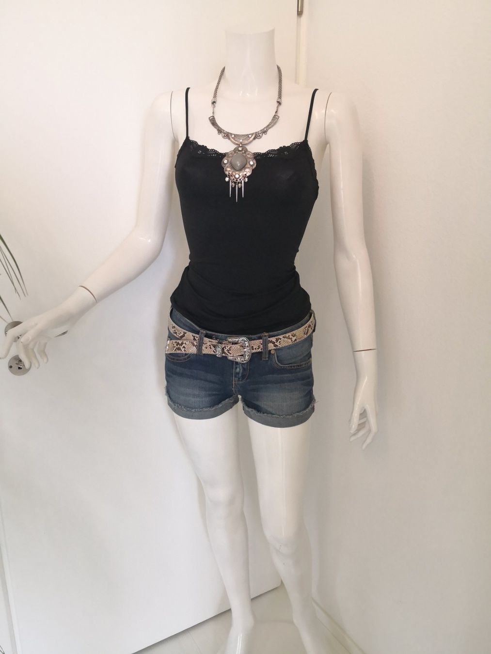 Mango Top: 🤩MANGO TOP STRETCH SCHWARZ MIT SPITZE – Nuovo (secondo la descrizione) da Olten venduto da Naja-Twins-Twins 5