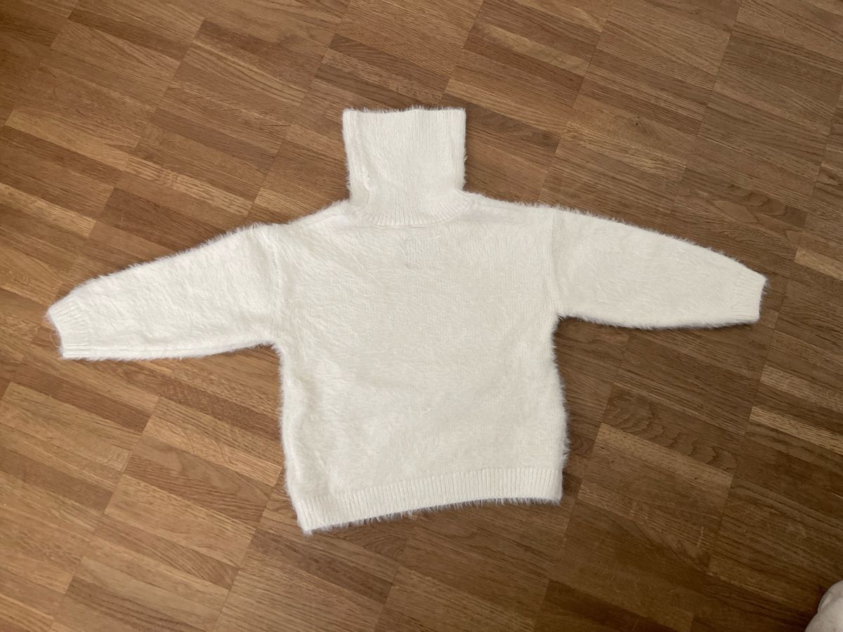 C&A Maglioni & Felpe: Hello Kitty Pullover weiss mit Rollkragen Grösse S – Nuovo (secondo la descrizione) da Bäch SZ venduto da marco0003 1