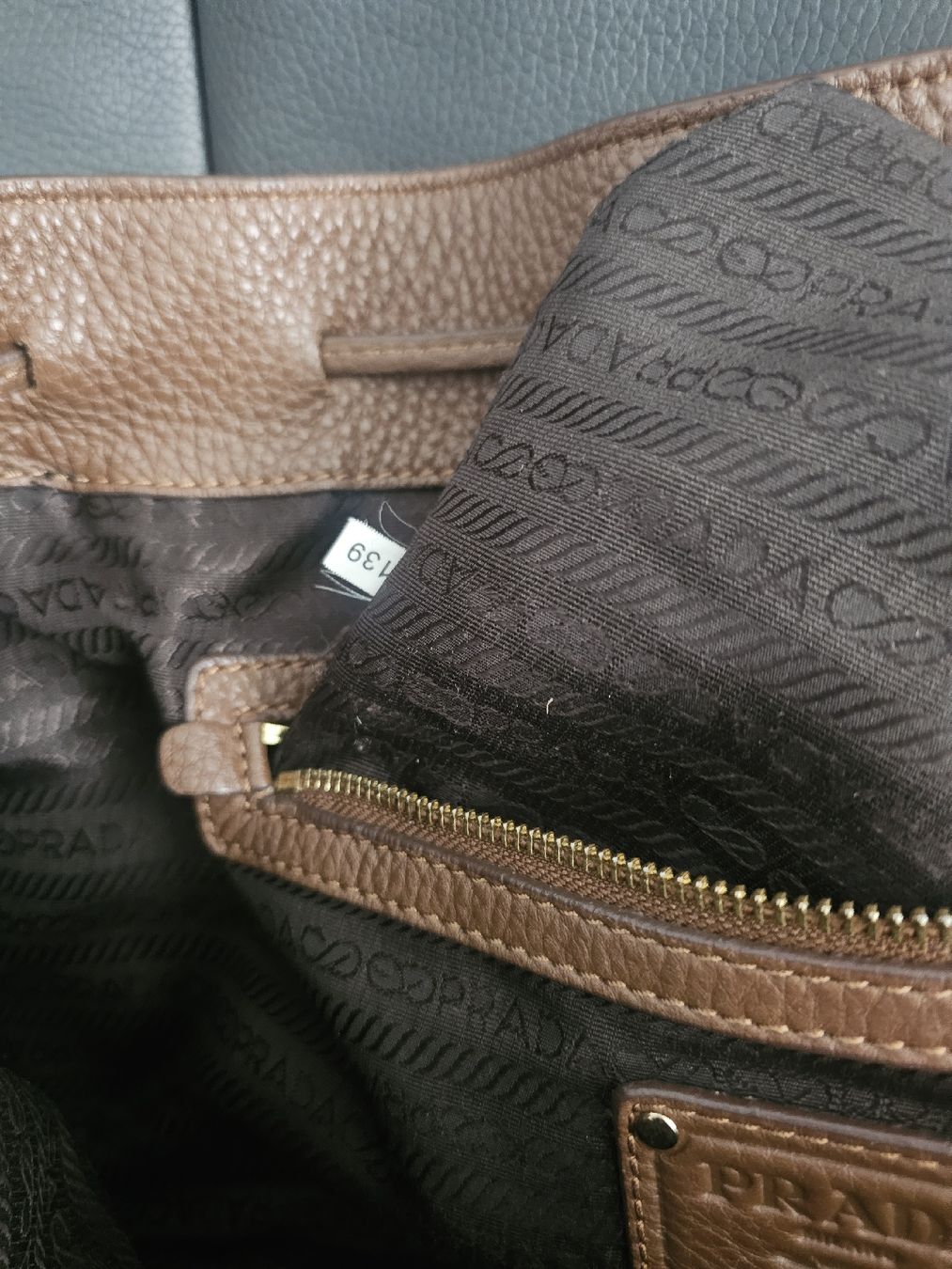 Prada Borse da donna: Prada Leder-Tasche Dunkelbraun – Usato da Zunzgen venduto da Fleksi 7