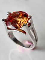 Solitäir Ring mit gelbem Edelstein