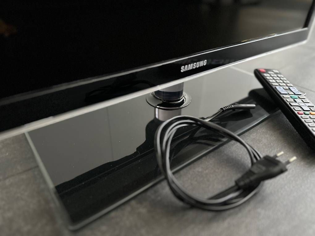 Samsung Televisori: Samsung LCD TV 32 (UE32D5000) – Usato da Affoltern am Albis venduto da Indicator 1