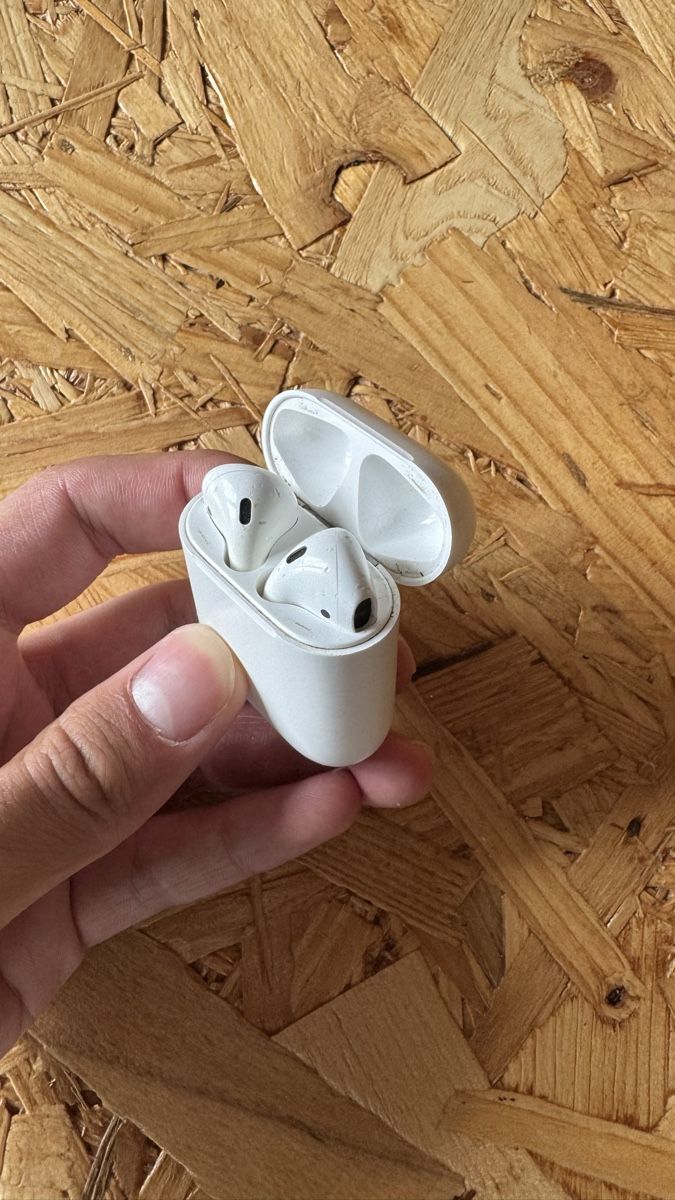 Apple Kopfhörer: AirPods 2ème génération – Defekt aus Les Bois von Ethanniry 3