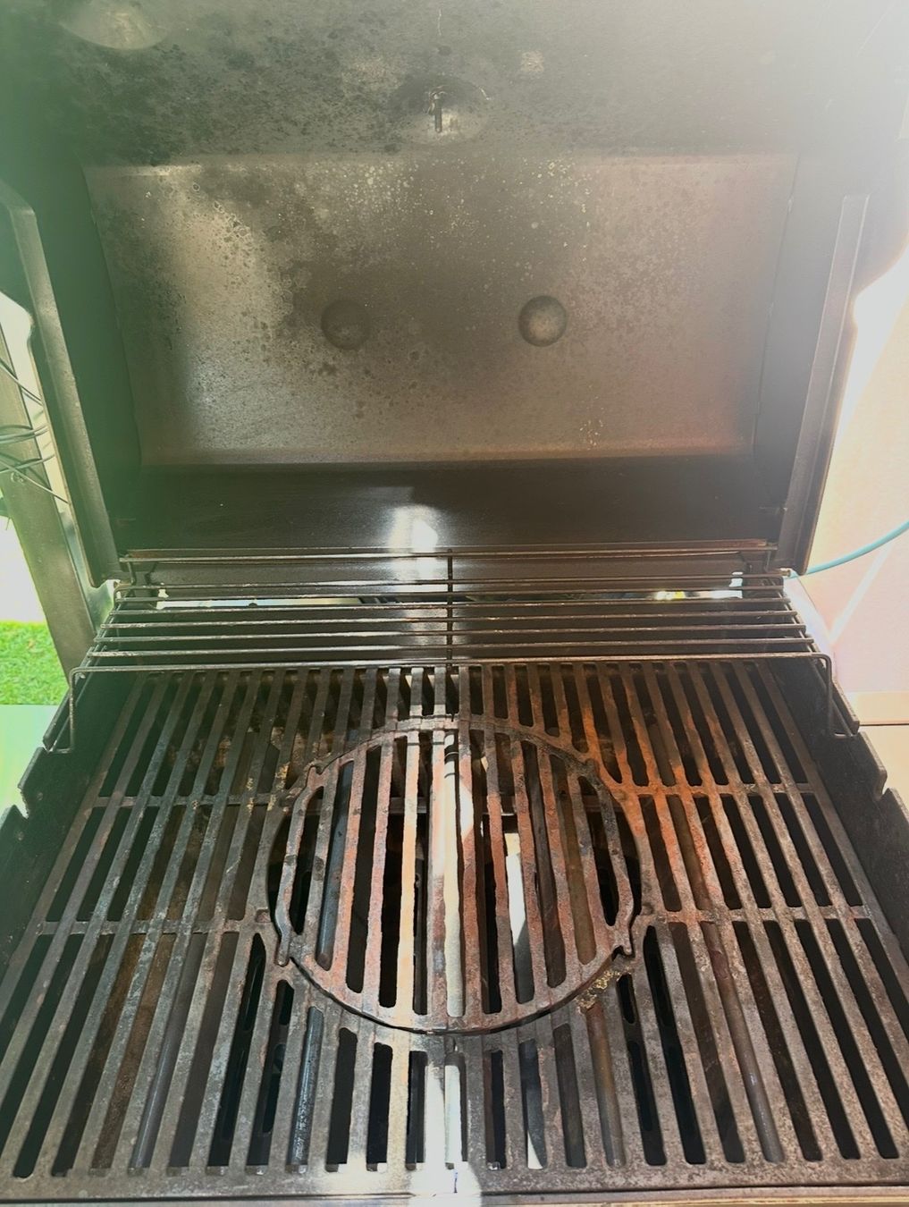 Weber Griglie: Weber Genesis Gasgrill 4 Brenner gebrauchter Zustand – Usato da Schellenberg venduto da Brigitte000 1