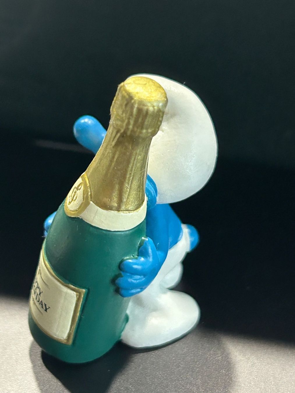 Schleich Statuette: Schlumpf mit Champagnerflasche 20708 – Usato da Bassersdorf venduto da Shelby70 1