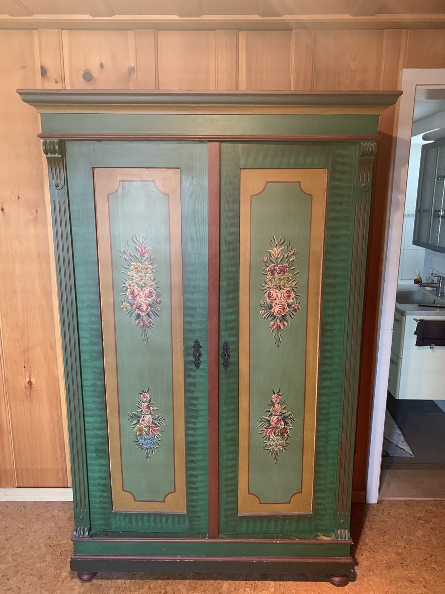 Holzartikel: Bauernschrank Handgemalen – Gebraucht aus Erlinsbach SO von ch_holliger