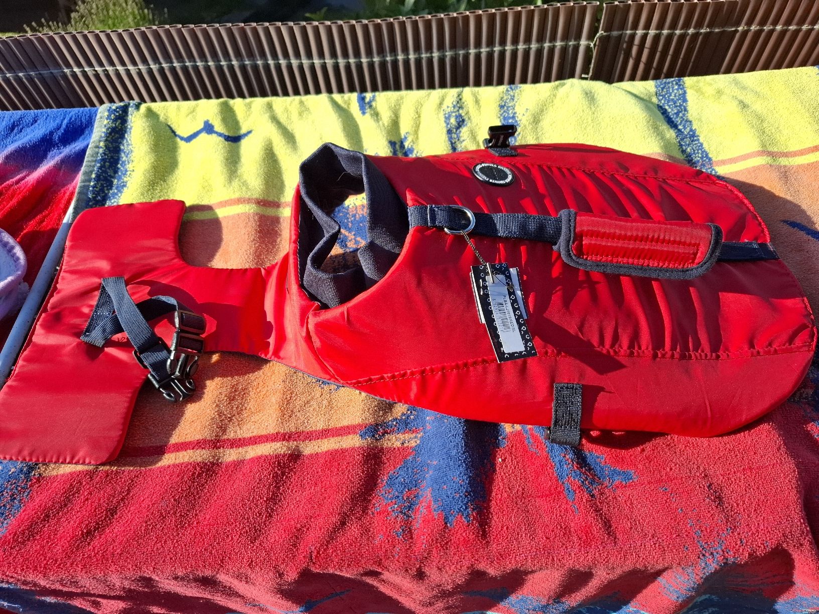 Schwimmwesten: Schwimmweste Hund rot Grösse M neu – Neu (gemäss Beschreibung) aus Kallnach von Saratoga03 1