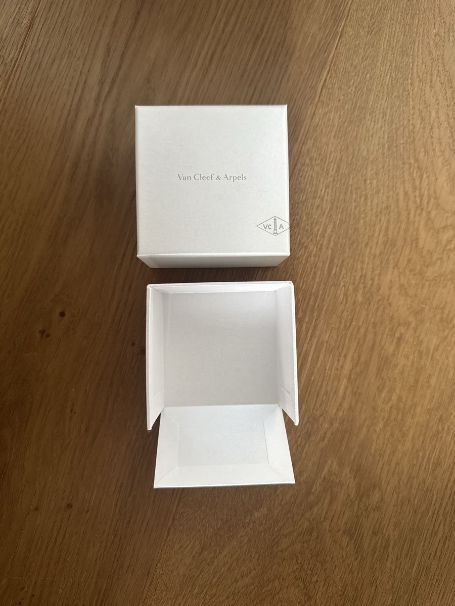 Altro in Decorazioni & Accessori: Van Cleef & Arpels Geschenkschachtel / Verpackung – Nuovo (secondo la descrizione) da Volketswil venduto da Jan.17 2