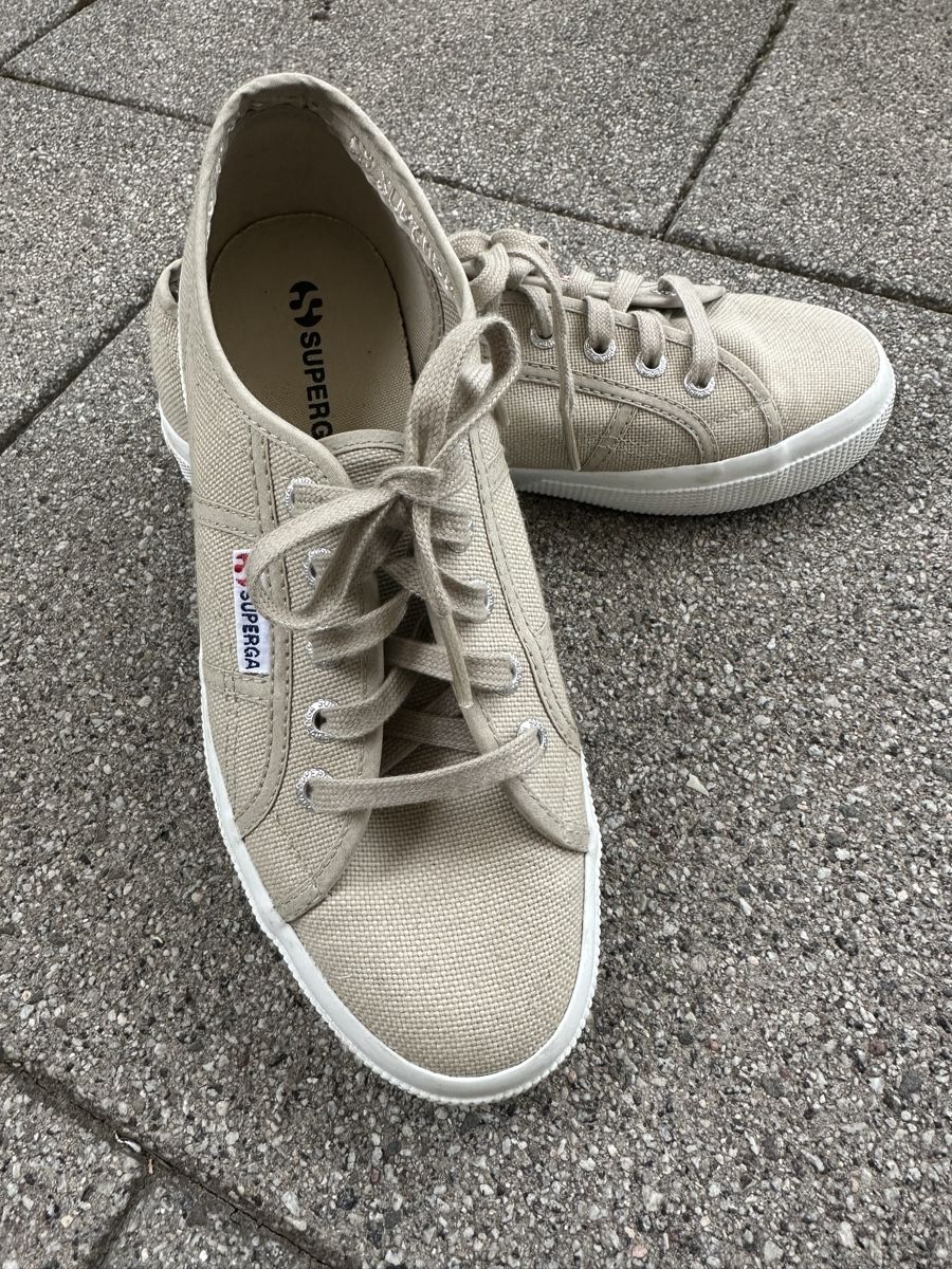Superga Scarpe da donna: Superga Beige Sneaker Gr. 38 Sneaker – Usato da Nürensdorf venduto da Dacoro