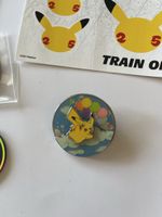 Pokémon Sammlung Set Pin Münzen Tins Stickers Mininbinder