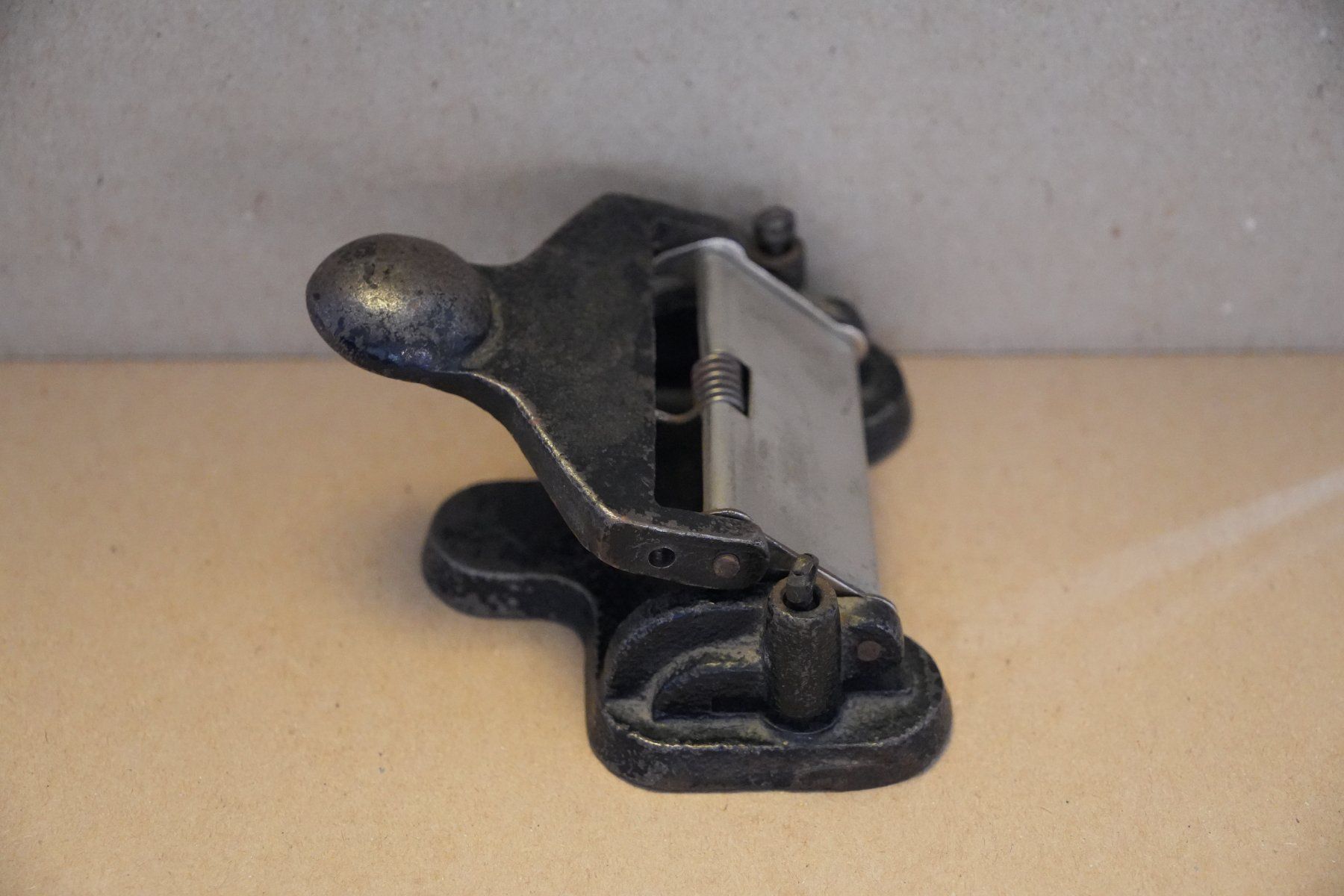 Tous les outils: Alter Metalllocher – D'occasion à Cham par Silvan3011 3