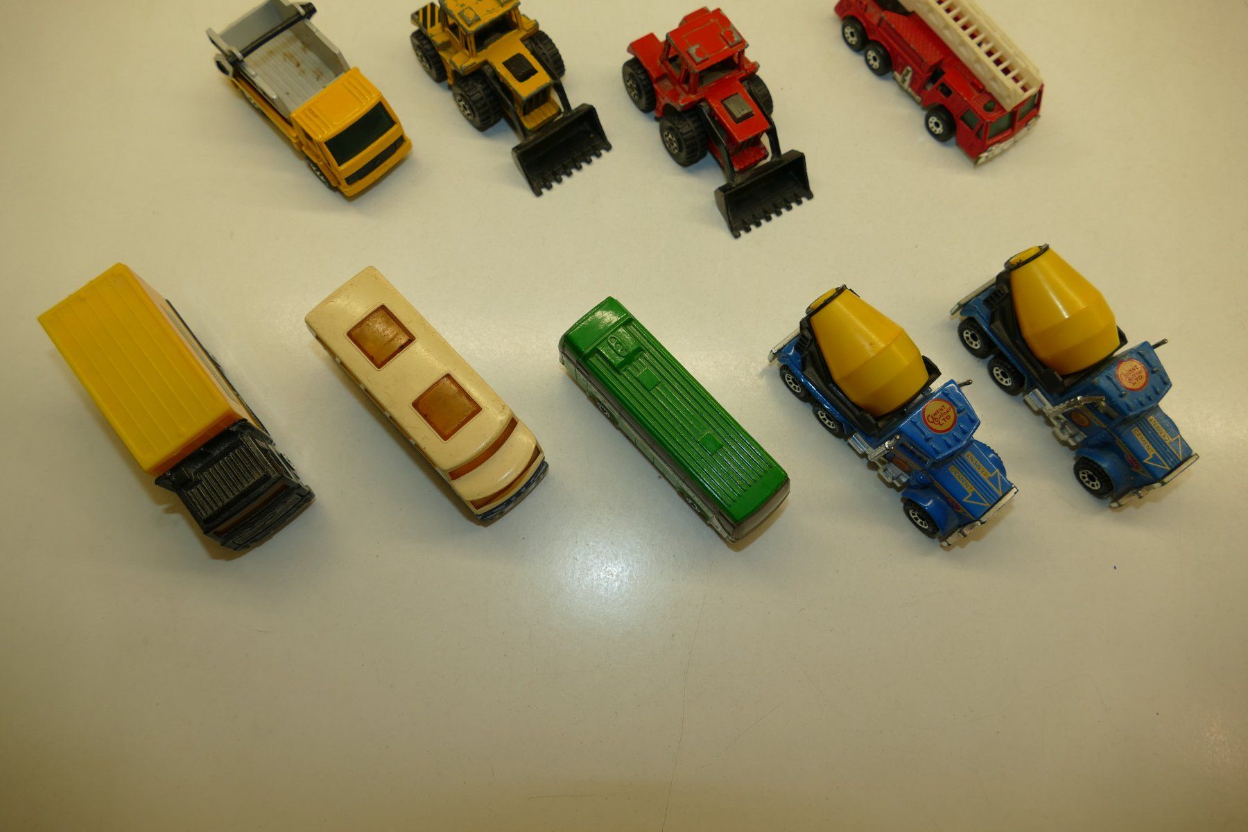 Matchbox Giocattoli: Matchbox: 9xFahrzeuge – Usato da Niederhasli venduto da Flash32 4