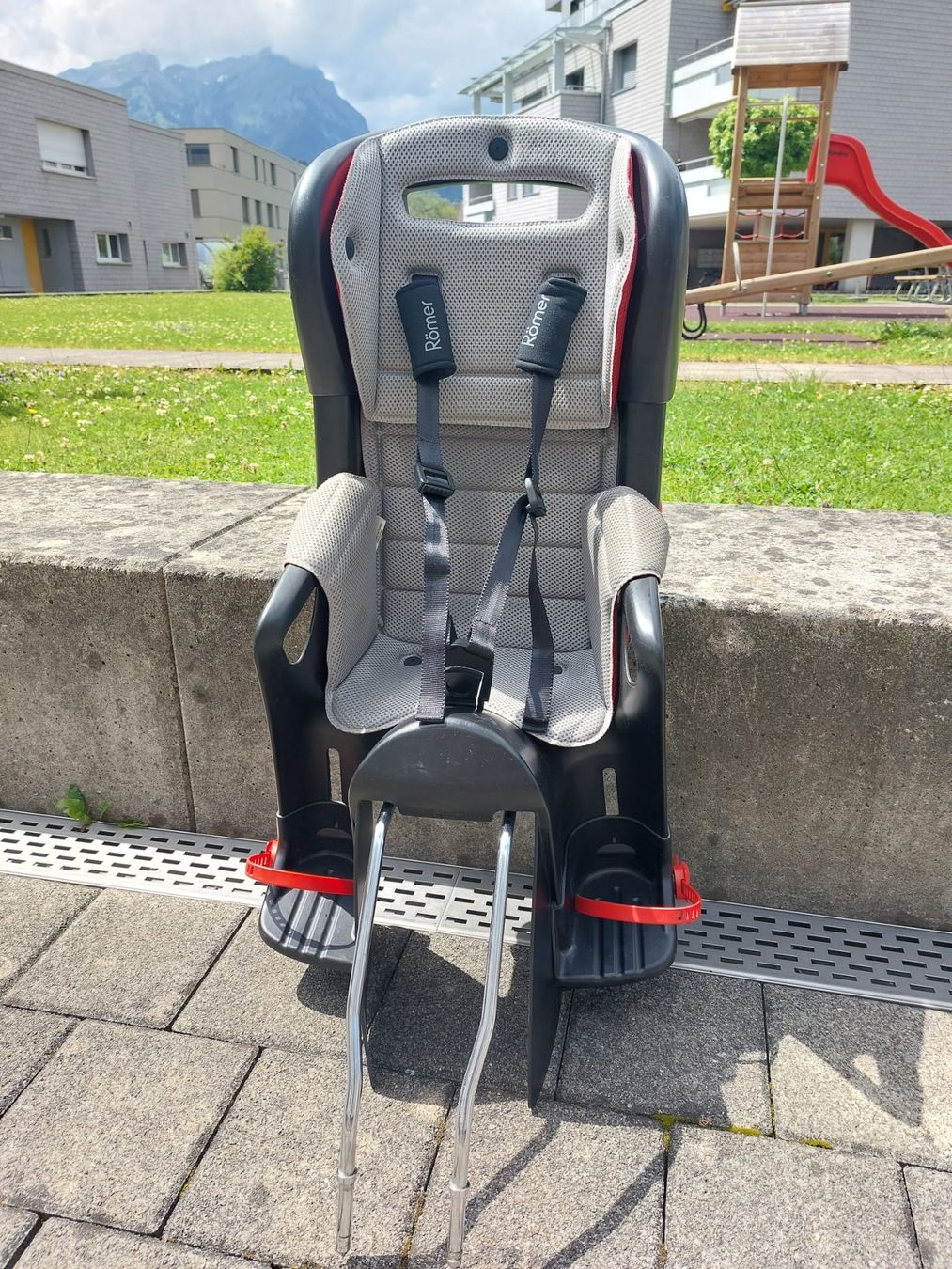 Britax Römer Auto-Kindersitze: Velokindersitz Britax Römer – Gebraucht aus Stans von Zibi81 1