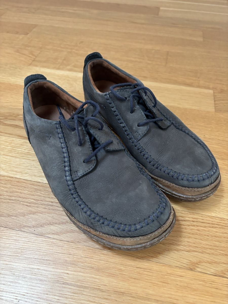 Clarks Herrenschuhe: Clarks Wildleder Sneaker dunkelblau Grösse 42 – Gebraucht aus Bettwiesen von ras_9rk9 1