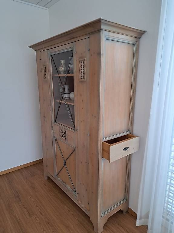 Schränke: Schrank Gothik – Gebraucht aus Altstätten SG von GartenVIVA 1