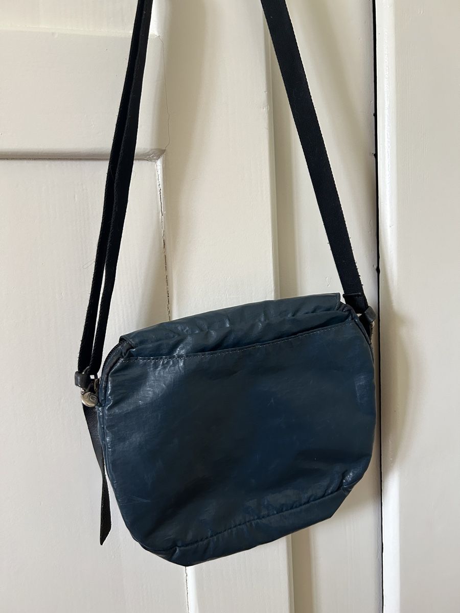 Taschen: Kleine Umhängetasche dunkelblau – Gebraucht aus Bern von ellebasiH 1