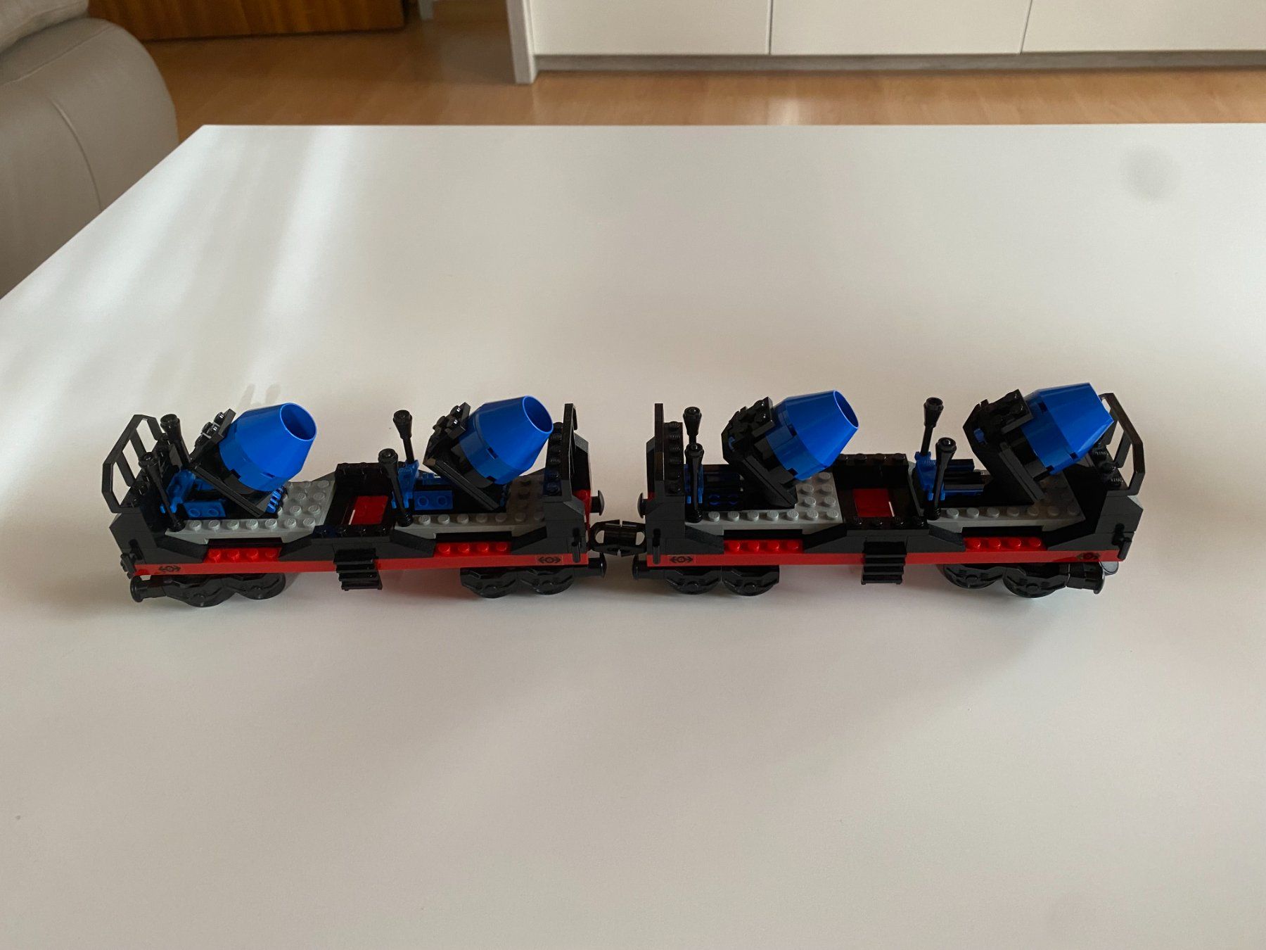 Lego Spielzeuge: LEGO - 2 - TOLLE - EISENBAHN - WAGONS – Gebraucht aus Gelterkinden von ajdt4