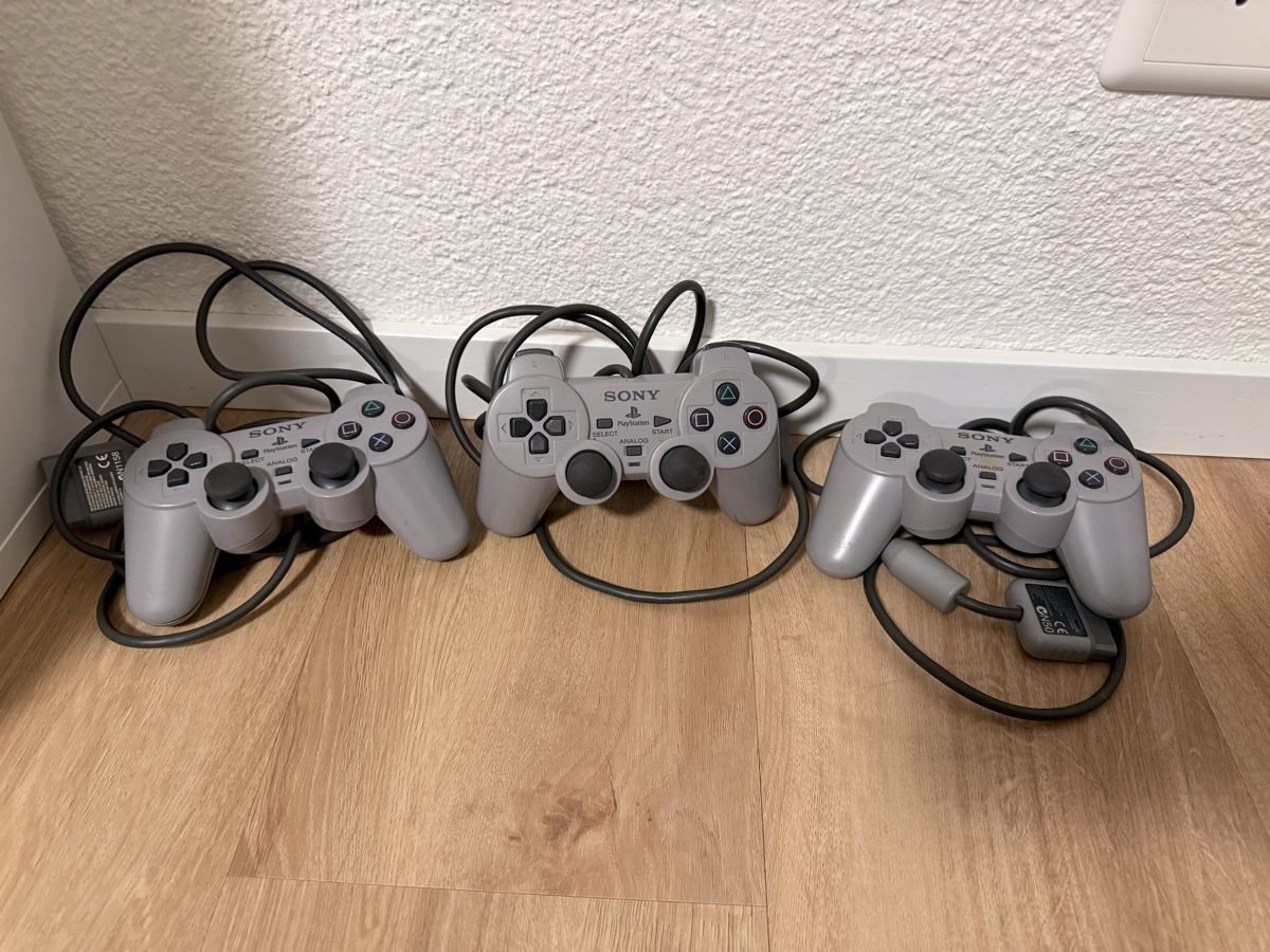 Sony Jeux: Manette ps1 – D'occasion à Plasselb par val_6dkn