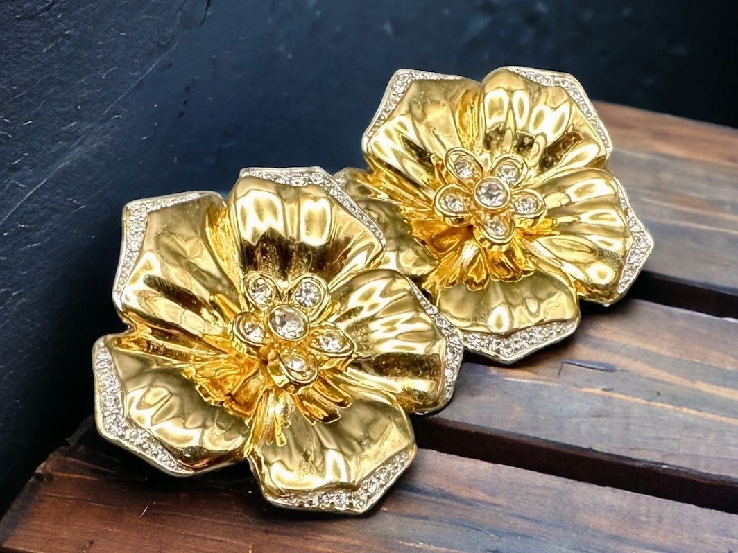 Ohrringe & -stecker: Große Ohrringe Clips, Blume mit Strass. Luxus-Schmuck – Gebraucht aus Lamone von LaCantinaMagica 2