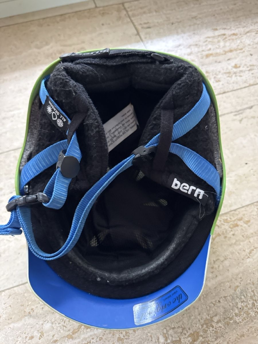 Casques: Bern Skihelm  – D'occasion à Therwil par dom_gfj8 2