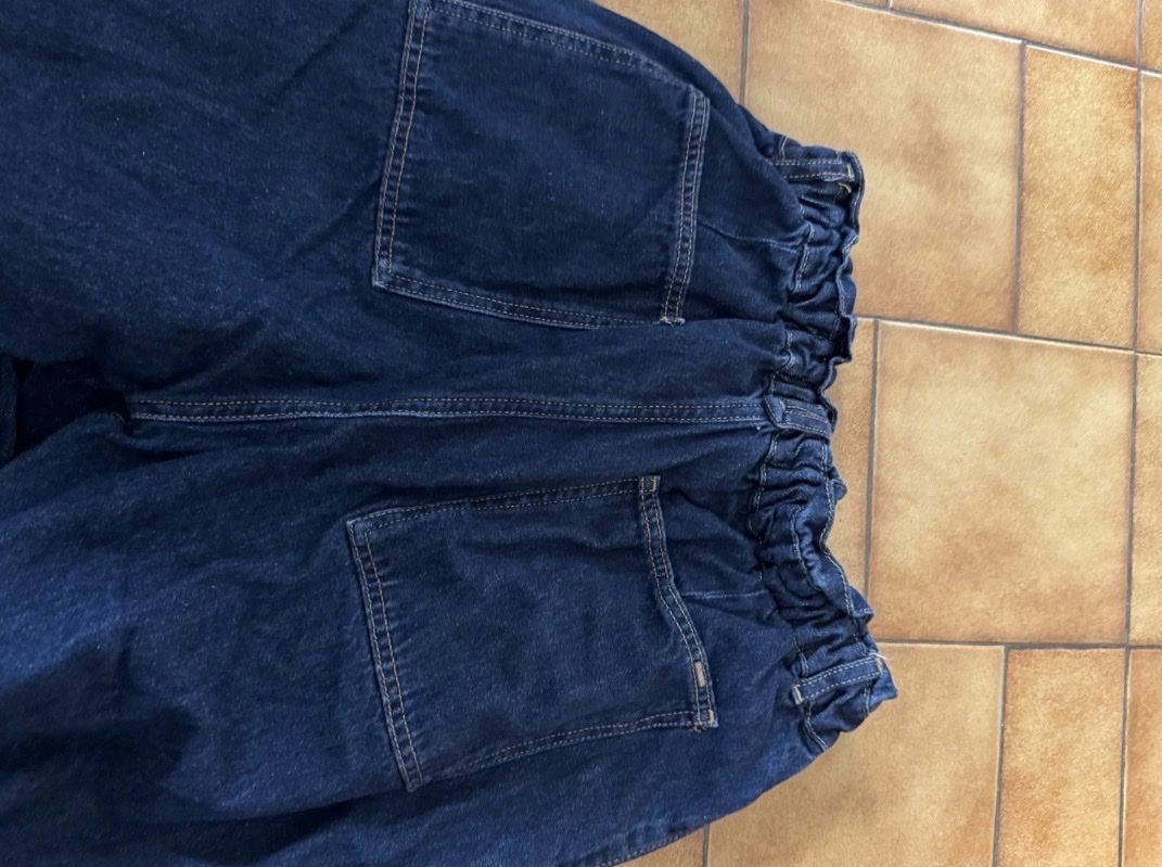 Zara Jeans: ZARA Jeans Gr. 44 Lässig  – D'occasion à St. Gallen par lfs_nxl8 2