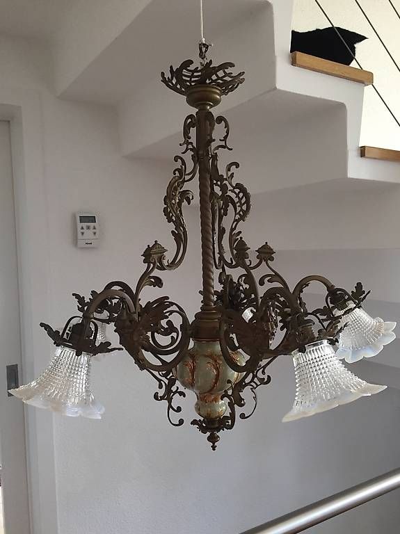 Lampadari & plafoniere: Antiker Kronleuchter mit 5 Glas-Schirm – Usato da Niederrohrdorf venduto da S056