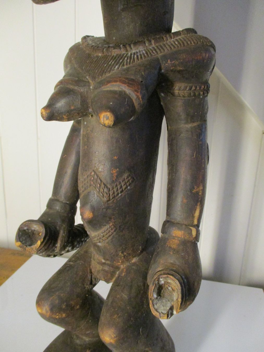 Skulpturen & Statuen: Kult-Figur Frau herausgestreckte Zunge tribal art Skulptur – Gebraucht aus Windisch von Autogrammo 7
