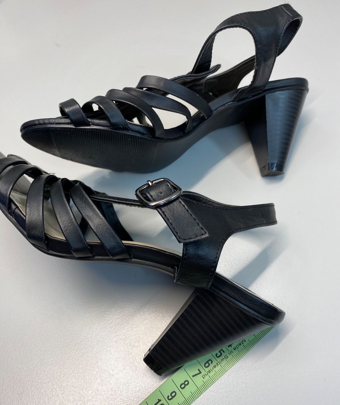 Scarpe da donna: Sandalette, Gr. 38, schwarz mit Absatz, neu – Nuovo (secondo la descrizione) da Bözberg venduto da RosmarieOb 2