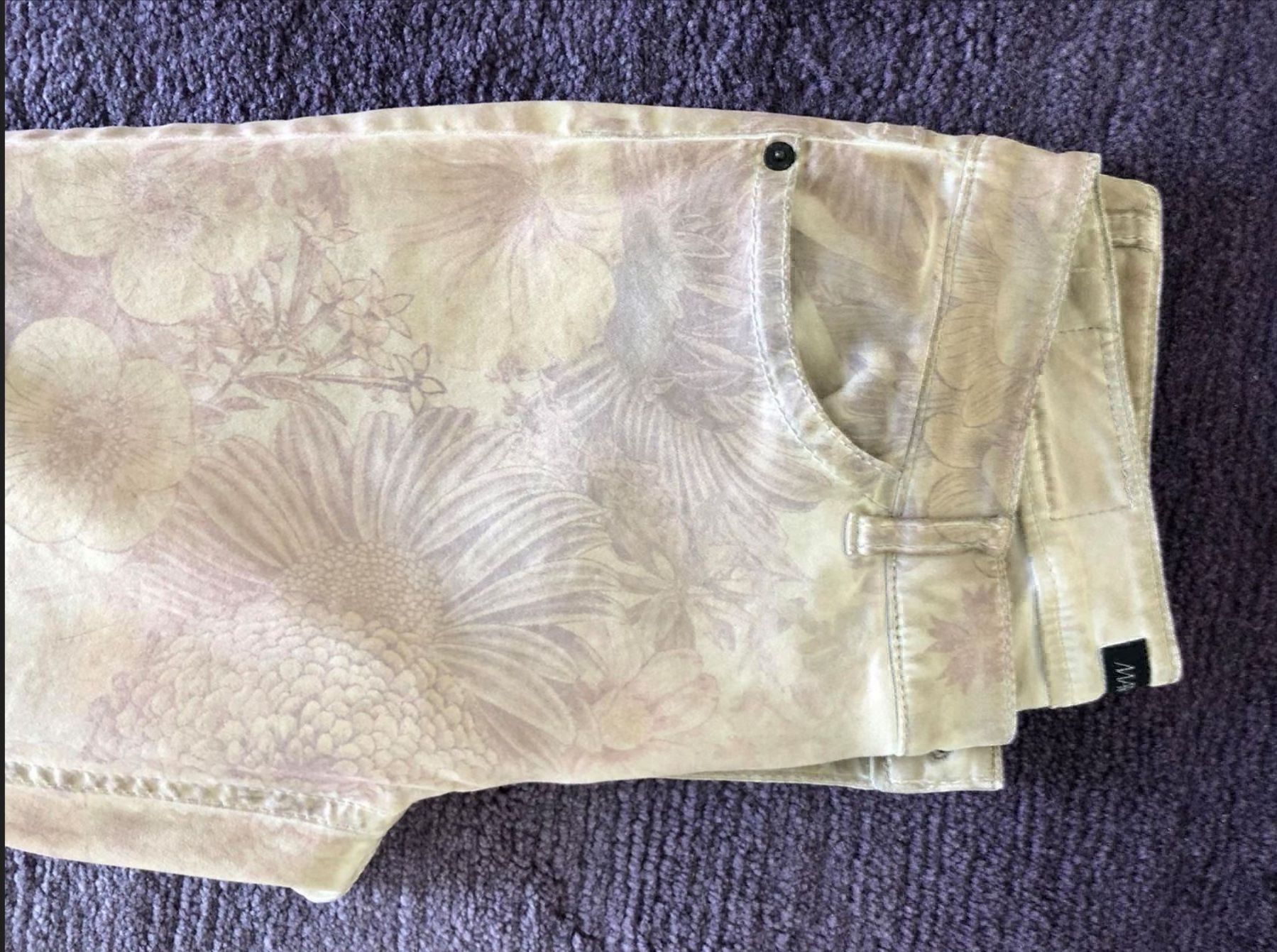 Marc Cain Jeans: MARCCAIN BLUMENDRUCK JEANS Gr 36 N2 – Nuovo (secondo la descrizione) da Volketswil venduto da praxis12 3